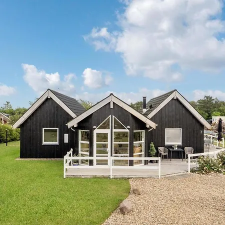 Four-bedroom In Holiday home