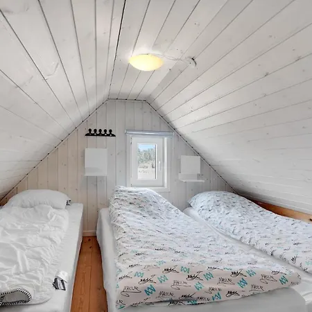 Four-bedroom In Dom wakacyjny *