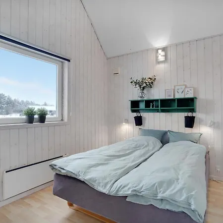 Four-bedroom In Holiday home *