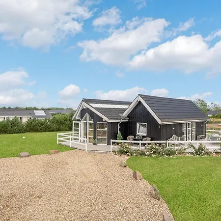 Holiday home Four-bedroom In Tarm