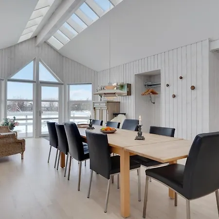 Four-bedroom In Holiday home