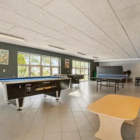 Dom wakacyjny Four-bedroom In