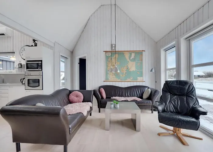 Four-bedroom In بيت للعطل Tarm